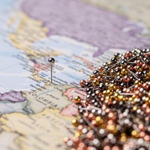 Punaises dorées pour cartes – Style classique pour cartes de voyage & tableaux