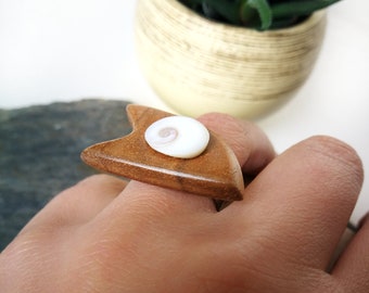 Walnut wood ring for women/ Adjustable size natural wooden ring with shell/ Ocean fish ring/ Earth ocean natural jewelry/ Walnut wood gift