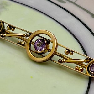 Circa 1920s 9CT Gold Amethyst Cluster Brooch, Antique Art Deco Purple Amethyst Pin, February Birthstone Vintage Gold Floral Wreath Brooch