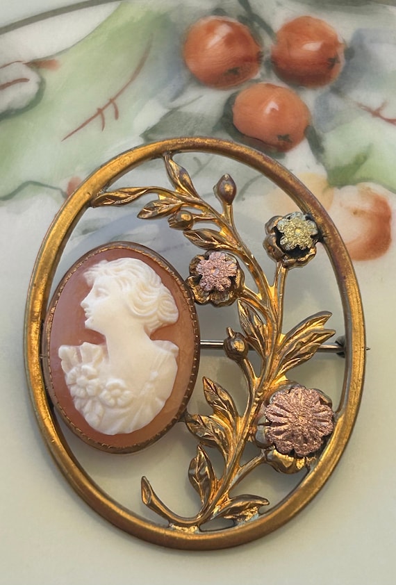 Antique Vintage A.L.Lindroth Company, Cameo Brooch