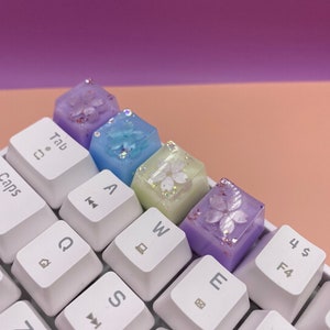 Handmade keycaps &quot;Bloom&quot; made from HQ epoxy resin for mechanical keyboard