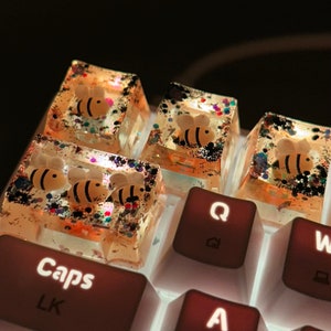 Handmade keycaps “HoneyBee” made from HQ epoxy resin for mechanical keyboard