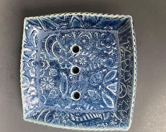 Square, Self draining ceramic soap dish