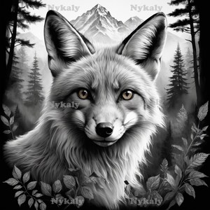 Può includere: Illustrazione in scala di grigi di una volpe con pelliccia dettagliata, grandi orecchie e occhi color ambra. La volpe è ambientata su uno sfondo di foresta e montagne, con fogliame che incornicia la parte inferiore. Tema naturale.