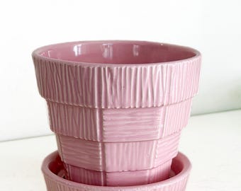Vintage McCoy Pink Basket Weave Planter with Saucer (4" Inch) – Mid-Century Collectible