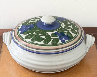 Cazuela/fuente de cerámica Pez Gallo Studio, hecha a mano en la década de 1970, con tapa.