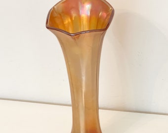 Beautiful Vintage 9” Marigold Glass Trumpet Vase Ribbed Body Scalloped Edge Sunburst Etched Bottom