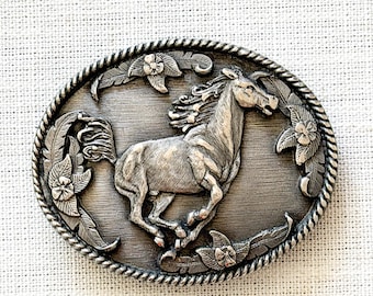 Vintage Bergamott Silver Oval Herrbältesspänne med Löphäst, Tillverkat i USA.