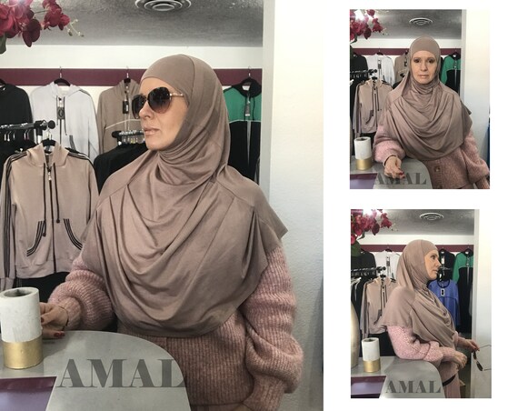 Muslim scarf shop
