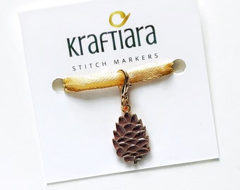 Big pine cone charm, Woodland crochet stitch marker, progress keeper for knitting and crochet, kraftiara markers