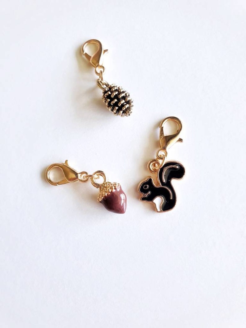 Woodland crochet stitch markers, squirrel charm, pine cone charm, acorn charm, knitting and crochet accessories image 3