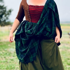Scottish Earasaid: Cotton Flannel Plaid Highland Wrap - Historical Costume