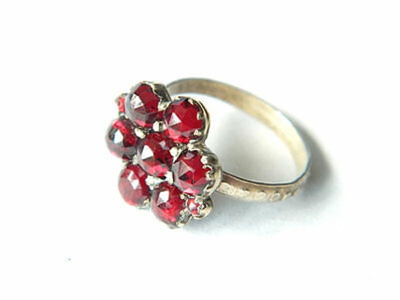 True Vintage 1930s GARNET GEMSTONE RING Stylized D
