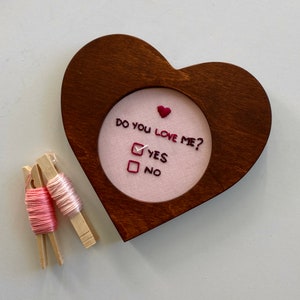 Heart Embroidery Hoop Frame: 4" Hoop Display