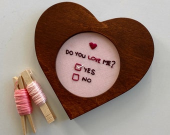 Heart Embroidery Hoop Frame: 4" Hoop Display