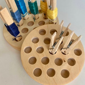 Clothespin Floss Rack ROUND for Embroidery Floss, Embroidery Thread Holder, Caddy, Floss Organizer, Thread Rack 画像 3