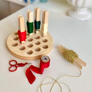 Clothespin Embroidery Floss Organizer: Birch Wood Thread Rack