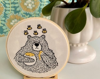 Solid Embroidery Hoop Stand: Easy Display for 4-9" Hoops of Hand Stitching