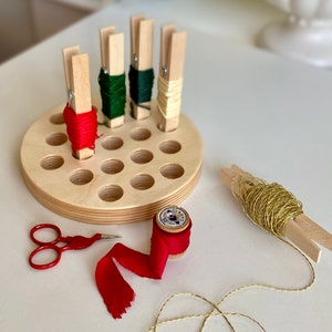 Clothespin Floss Rack ROUND for Embroidery Floss, Embroidery Thread Holder, Caddy, Floss Organizer, Thread Rack 画像 2