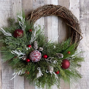 Red Christmas Wreath, Modern Christmas Wreath, Country Evergreen Christmas Wreath, Modern Winter Wreath, Farmhouse Christmas Wreath