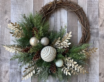Evergreen Christmas Wreath, Winter Wreath, Modern Christmas Wreath, Natural Holiday Wreath, Elegant Wreath,Gold Christmas Wreath
