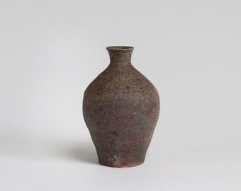 Hand Thrown Japanese Ceramic Bottle - Haga Ryuichi / Yakishime Tokkuri Sake server / rustic bottle / wine pourer / Studio Pottery /