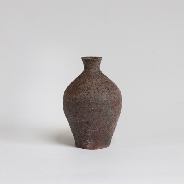 Hand Thrown Japanese Ceramic Bottle - Haga Ryuichi / Yakishime Tokkuri Sake server / rustic bottle / wine pourer / Studio Pottery /