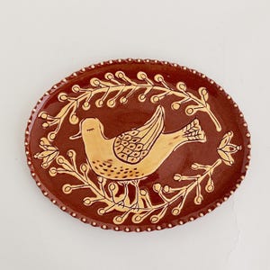 Harmony Bird Slipware Keramisk tallrik / Hiroko Aono-Billson / Engelsk keramik