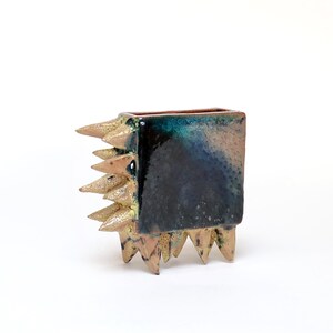Running Roots Vase by Ricca Okano / Japanese studio ceramics / Abstract ceramic art / gestural glazing / ikebana / Modernist sculpture