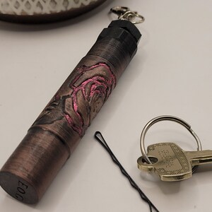Llavero con pasador para el pelo de viaje en forma de rosa, pasador portátil con forma de gato, estuche con diseño floral, pasador para el pelo, colección de pasadores, regalo, cabello fino, regalo para calcetines