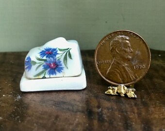 Dollhouse Miniature 1:12 Porcelain Lidded Hand Painted CHEESE  Dish