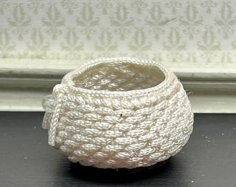 Dollhouse Miniature 1:12 Artisan Basket - White Signed - wooden base