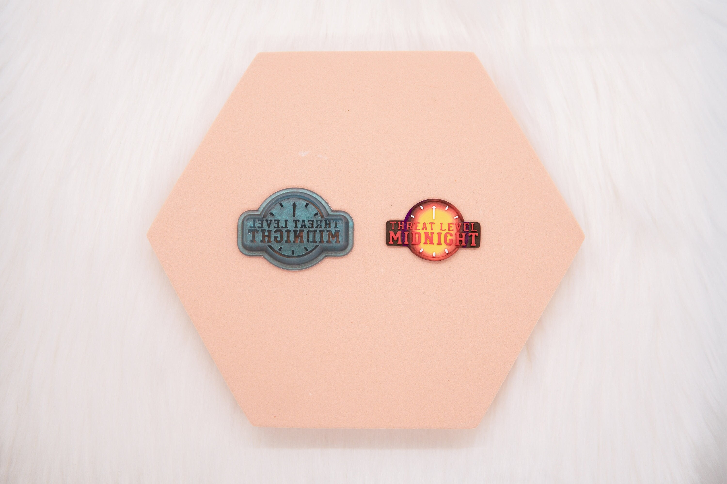 脅威レベルミッドナイトポリマークレイカッター、オフィスクレイ