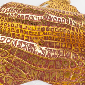 ITALIENISCHES Rot / Gold Metallic echtes Reptilienhalsleder (keine Cites) glänzende Reste