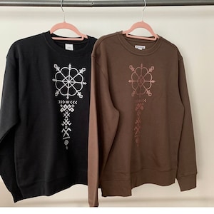 Crewneck sweatshirt with Latvian Ethnic prints.