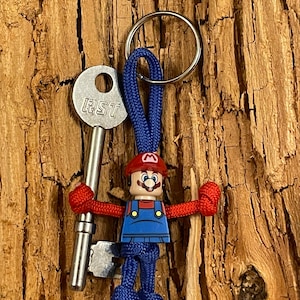 Paracord Minifigure Mario keyring