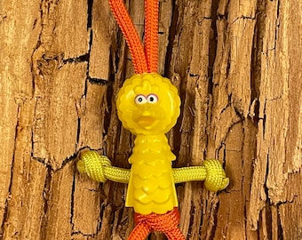 Llavero con minifigura de pájaro amarillo grande