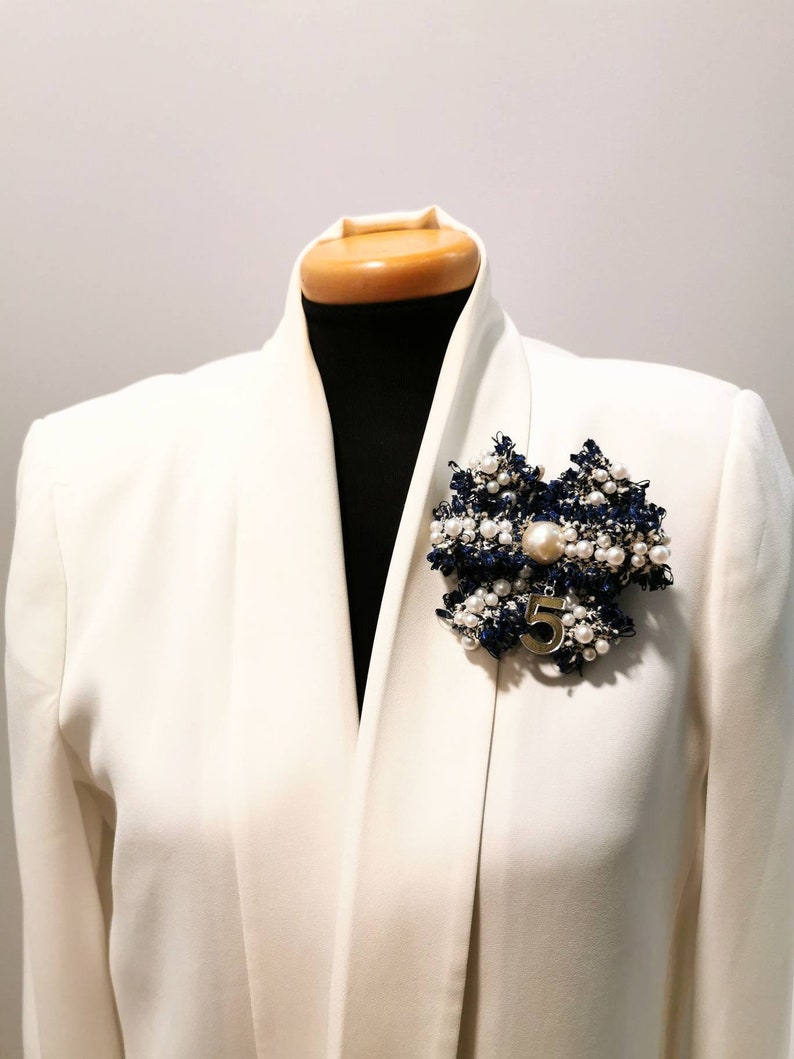 number 5 charm brooch,tweed ribbon brooch number 5 Brooch mother gift designer inspired white pearls brooch Brooch navy blue birthday
