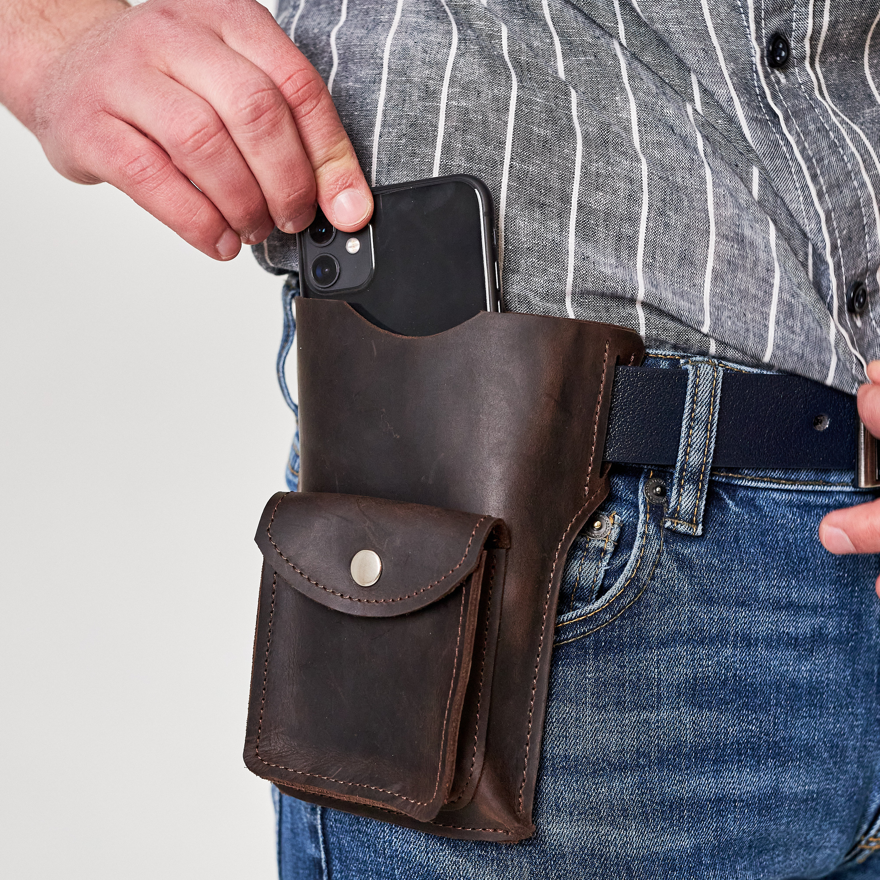 Étui Ceinture Universel MATADOR En Cuir Véritable – Marron Clair – Magnétique, Pour Smartphone Jusqu'à 6,9" + Boîte Cadeau