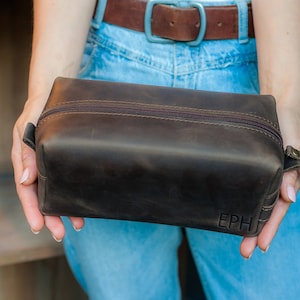 Custom leather dopp kit,Handmade toiletry bag,Monogrammed dopp kit,Dopp kit personalized,Leather shave kit,Toiletry bag men,Leather dopp bag