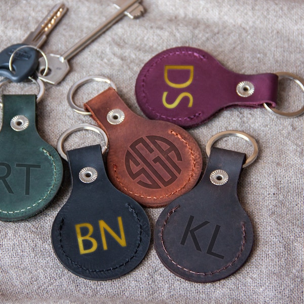 Round leather keychain,Personalized leather keychain,Monogrammed leather keychain,Custom leather keychain