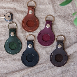 Leather keychain with initial, Leather airtag holder, Personalized airtag keychain, Engraved airtag holder, Handmade leather keychain