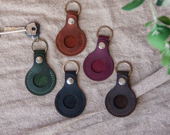 Leather keychain with initial, Leather airtag holder, Personalized airtag keychain, Engraved airtag holder, Handmade leather keychain