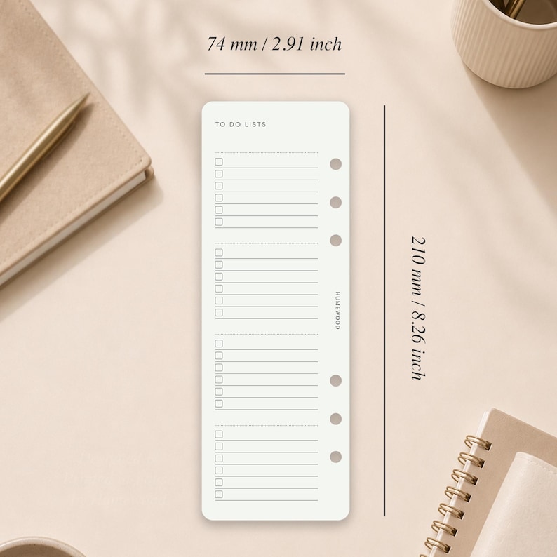 Peut inclure: Une feuille de papier blanche pour liste de t&acirc;ches avec trois sections de cases &agrave; cocher et de lignes. Le papier mesure 74 mm de large sur 210 mm de long. Il porte le texte TO DO LISTS en haut et la marque HUMEWOOD imprim&eacute;e verticalement &agrave; droite.