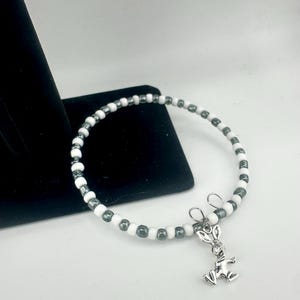 Whimsical Bunny Charm Bracelet – Romantic Black & White Beaded Jewelry, Handmade Rabbit Pendant Bracelet, Cute Easter Gift for Her
