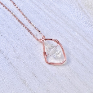 Collar de diamantes Herkimer con diamantes flotantes enmarcados
