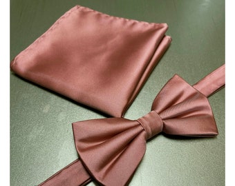 Desert Coral Solid Plain Men's Pretied bow tie and Pocket Square Set 2022