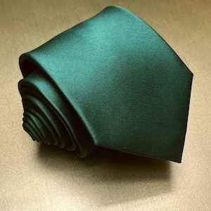 EMERALD HUNTER GREEN solid plain 3&quot; Classic Width Self tie Neck tie Only