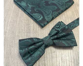 Men's Butterfly Style Dark Forest Green Paisley Pretied bow tie and Pocket Square Handkerchief Hankie Set Juniper