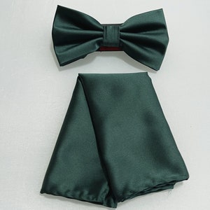 Dark Forest Green Men&#39;s Pretied Bow Tie and Pocket Square Set Juniper